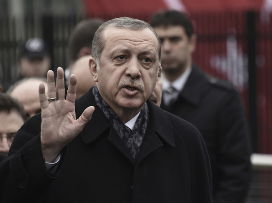 «Моему уважаемому президенту»: о совместном фото немецких игроков с президентом Эрдоганом «Моему уважаемому президенту»: о совместном фото немецких игроков с президентом Эрдоганом