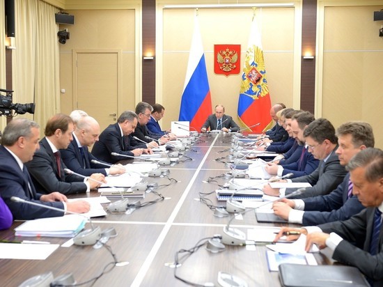 На совещании Путина с правительством перед отставкой солировали три министра