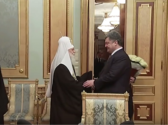 Порошенко может похоронить Украину из-за церковного раскола Порошенко может похоронить Украину из-за церковного раскола