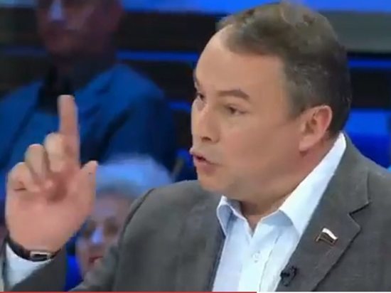 Петр Толстой предложил россиянам пить Петр Толстой предложил россиянам пить