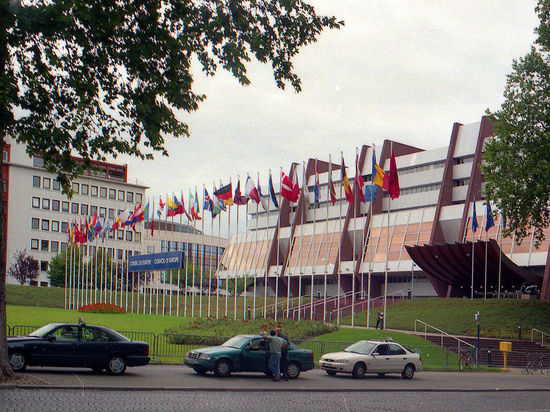 Совет Европы пригрозил России новыми санкциями: давайте деньги Совет Европы пригрозил России новыми санкциями: давайте деньги