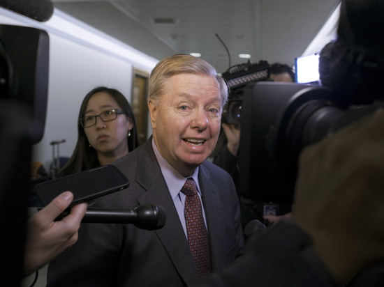 Американский сенатор рассказал о живущем в путинской России Американский сенатор рассказал о живущем в путинской России