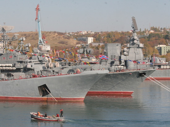 Адмирал Попов: «Военно-политическое значение Черноморского флота будет возрастать» Адмирал Попов: «Военно-политическое значение Черноморского флота будет возрастать»