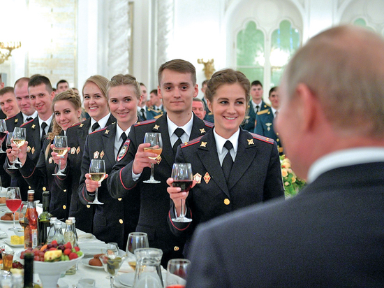 Путин назвал количество российских военных, выведенных из Сирии