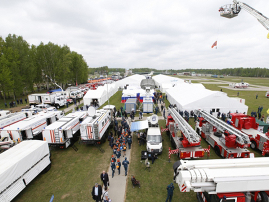 МЧС покажет роботов-пожарных МЧС покажет роботов-пожарных