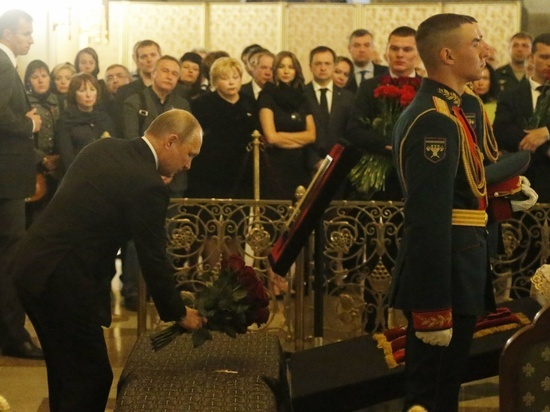 На прощании со Станиславом Говорухиным из-за приезда Путина ввели режимность