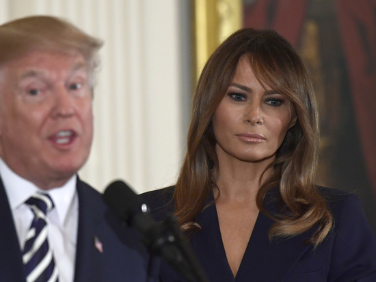 Трамп написал имя своей жены с ошибкой: 