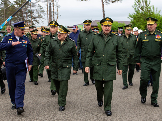 Замминистра обороны РФ проконтролировал строительство объектов на Курилах Замминистра обороны РФ проконтролировал строительство объектов на Курилах