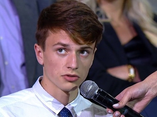 Прямая линия Путина не помогла школьнику получить квартиру и победить коррупцию Прямая линия Путина не помогла школьнику получить квартиру и победить коррупцию